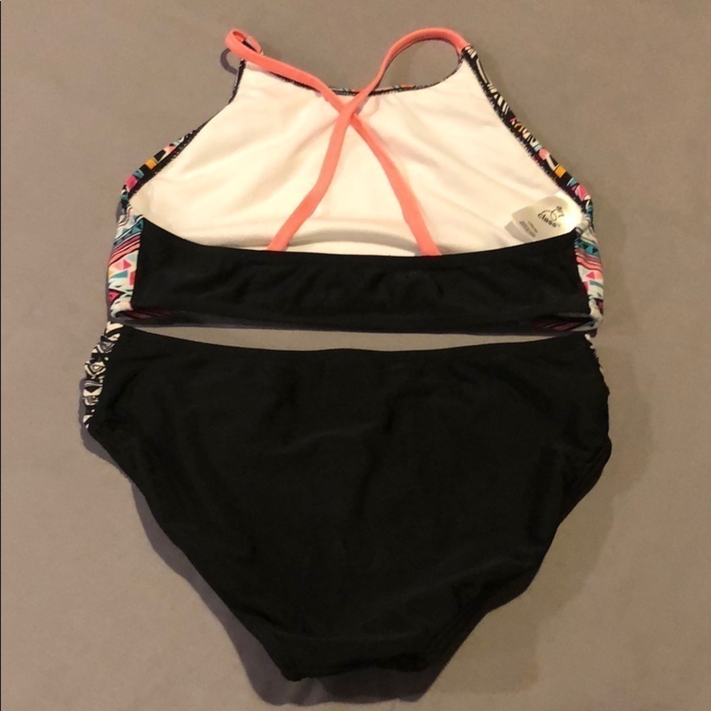 Bathing suit - Picture 2 of 3
